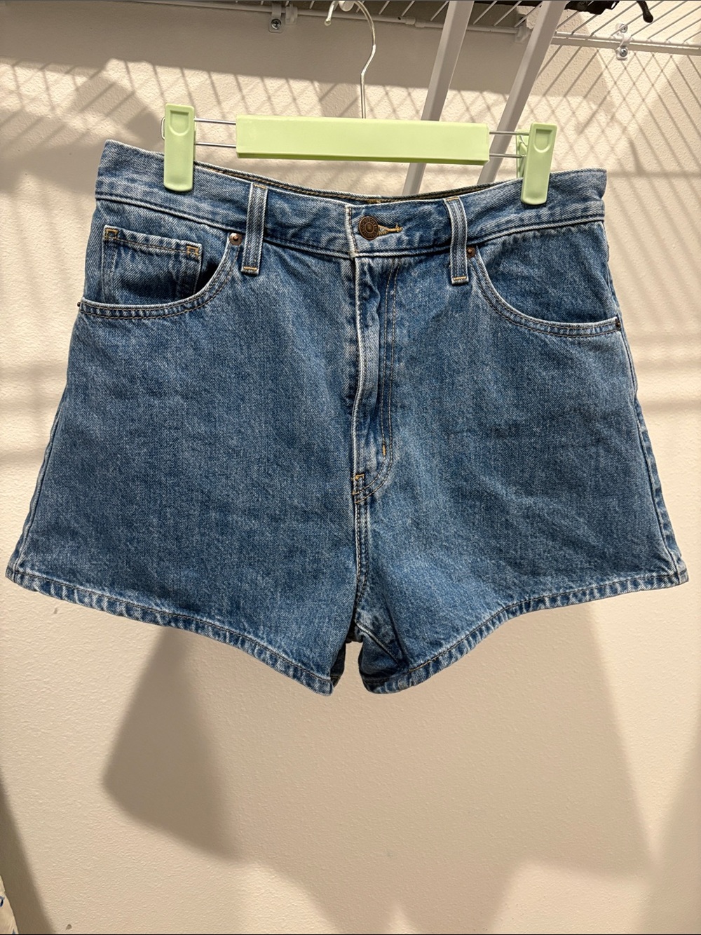 Levi’s High waisted Mom shorts